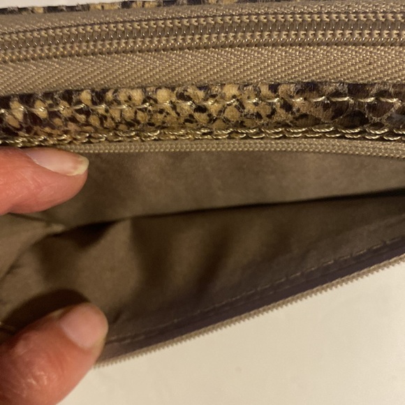 GUC. Nine West snakeskin style wallet. - Picture 3 of 13